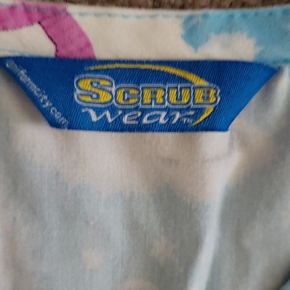 Scrub top - Picture 2 of 5
